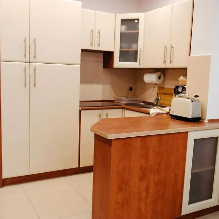 Apartment Close To The Beach, Summer Pool アパート *